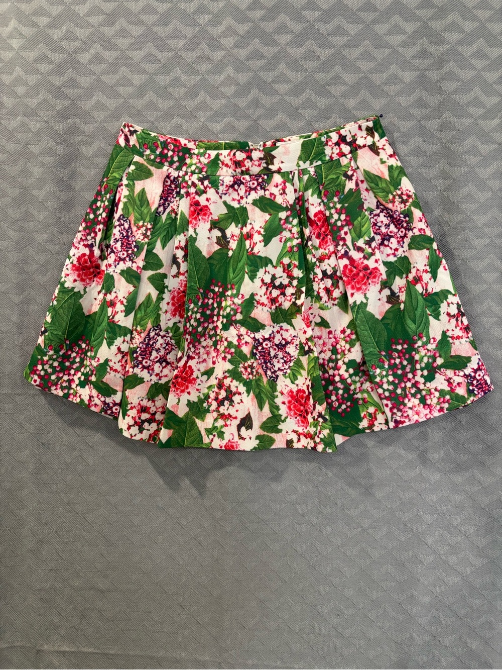 ROEM Floral Pleated Mini Skirt – Romantic Cottagecore Style